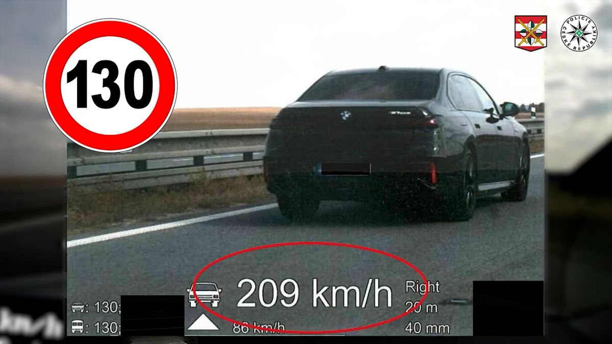 Cizinec v BMW prosvištěl kolem policie na dálnici na Vysočině 209 km/h